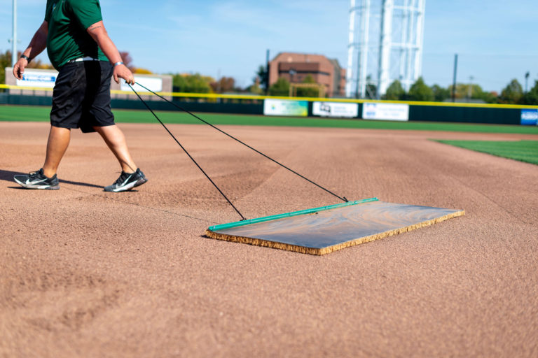 Adgang nitrogen Etablering Baseball Field Maintenance Equipment | Beacon Athletics