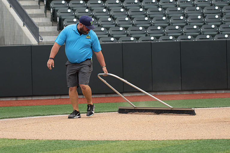 Adgang nitrogen Etablering Baseball Field Maintenance Equipment | Beacon Athletics