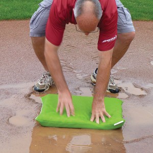 Puddle sponge in action, image 2 of 3