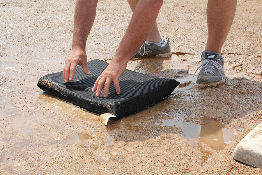 SAND AND WATER TABLES: GIANT SPONGE - 2014