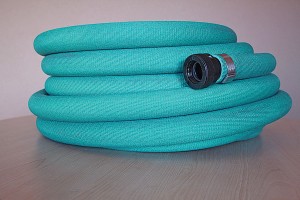Lightweight, 100-ft hose is only 18 lbs